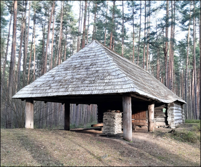 Klēts ar nojumi zirgu dzirnavām “Vīņaudas”
