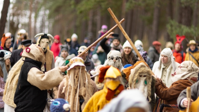 Mārtiņdienas masku gājiens