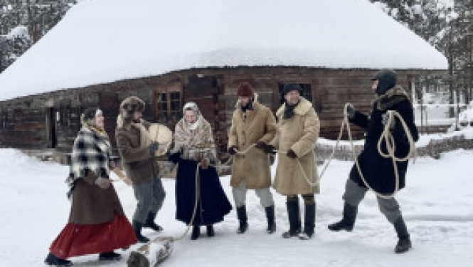 Ziemassvētkus svinēsim un bluķi vilksim 20. decembrī