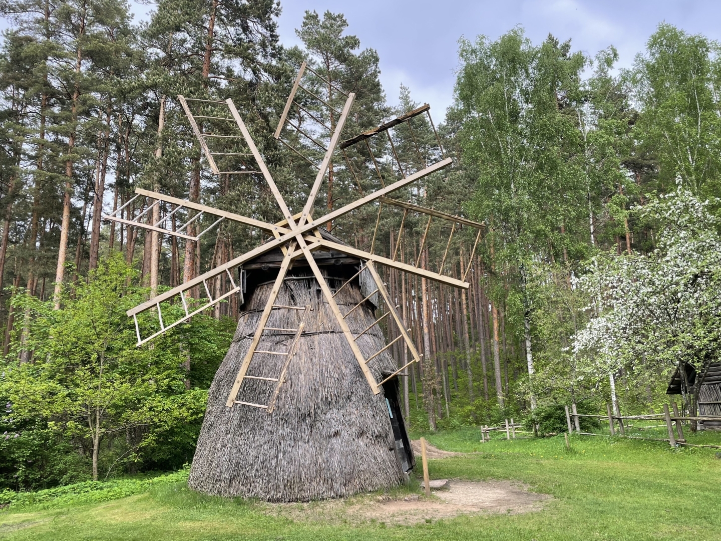 Dervinieki, vējdzirnavas (rekonstrukcija)