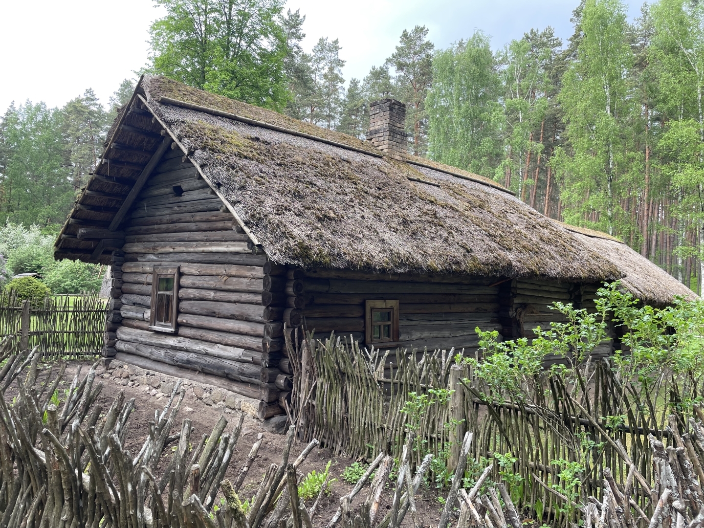 Dervinieki, dzīvojamā māja - istaba, sinces, stallis, kūts