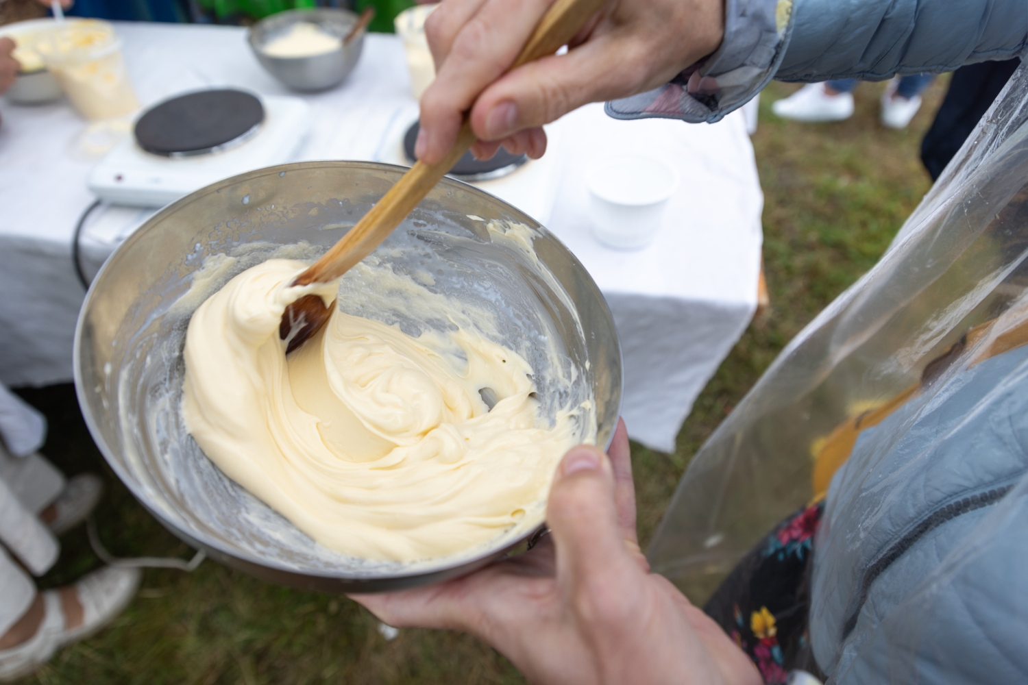 Darba process: tiek kults slavenais un tradicionālais Rucavas baltais sviests