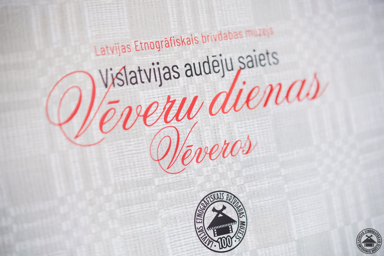 Pasākuma afiša: “Vislatvijas audēju saiets. Vēveru dienas Vēveros 2024”  