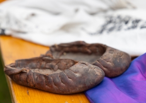 Tuvplāns senām, autentiskām ādas pastalām